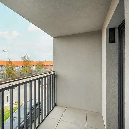 Elegant & Cozy With Balcony By Renters Διαμέρισμα