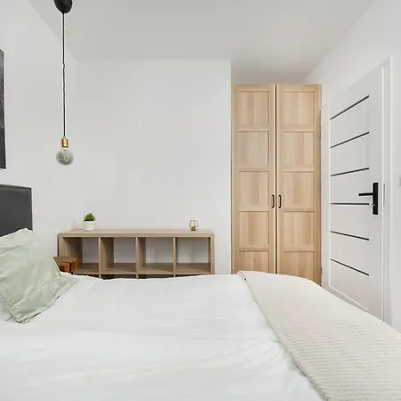 Elegant & Cozy With Balcony By Renters Διαμέρισμα